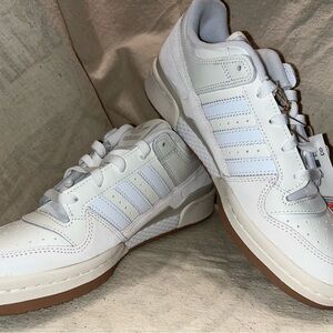 Adidas Men’s Original Forum Low CL-off white, halo blue colorway, Size 8, NTW